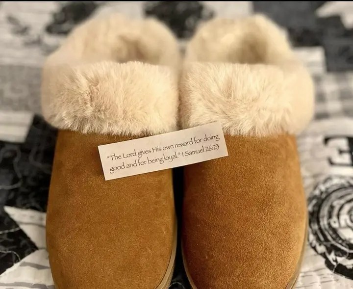 My Slippers Reviews Most Comfortable Slippers? ClothedUp