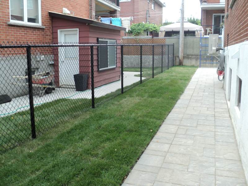 Frost fence or chainlink fence Clôtures Frontenac Inc.