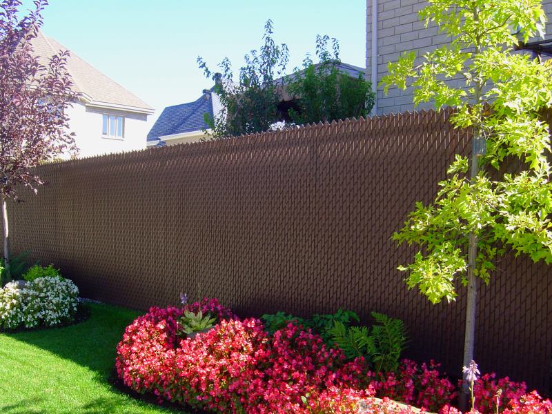 Frost fence or chainlink fence Clôtures Frontenac Inc.