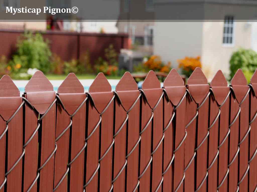 Privacy fence slats Clôtures Frontenac Inc.