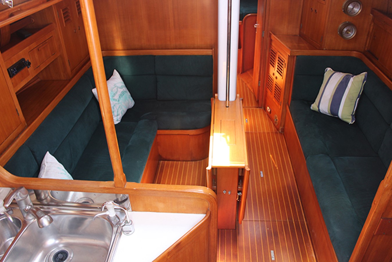 FIRST LIGHT Cruising Sailboat CAMBRIA / DAVID WALTERS 46' 1989 YATCO