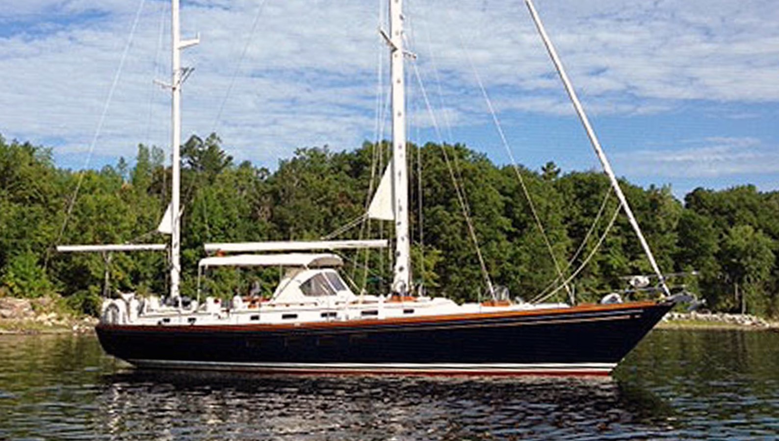 L'EQUIPE Cruising Sailboat LITTLE HARBOR 53' 1988 YATCO