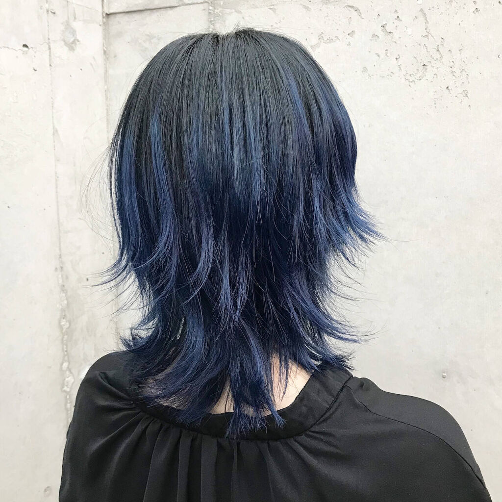 黒髪ベースのグラデーションカラー×ミディアムヘアが可愛い！ロングやボブについても紹介 LIPS