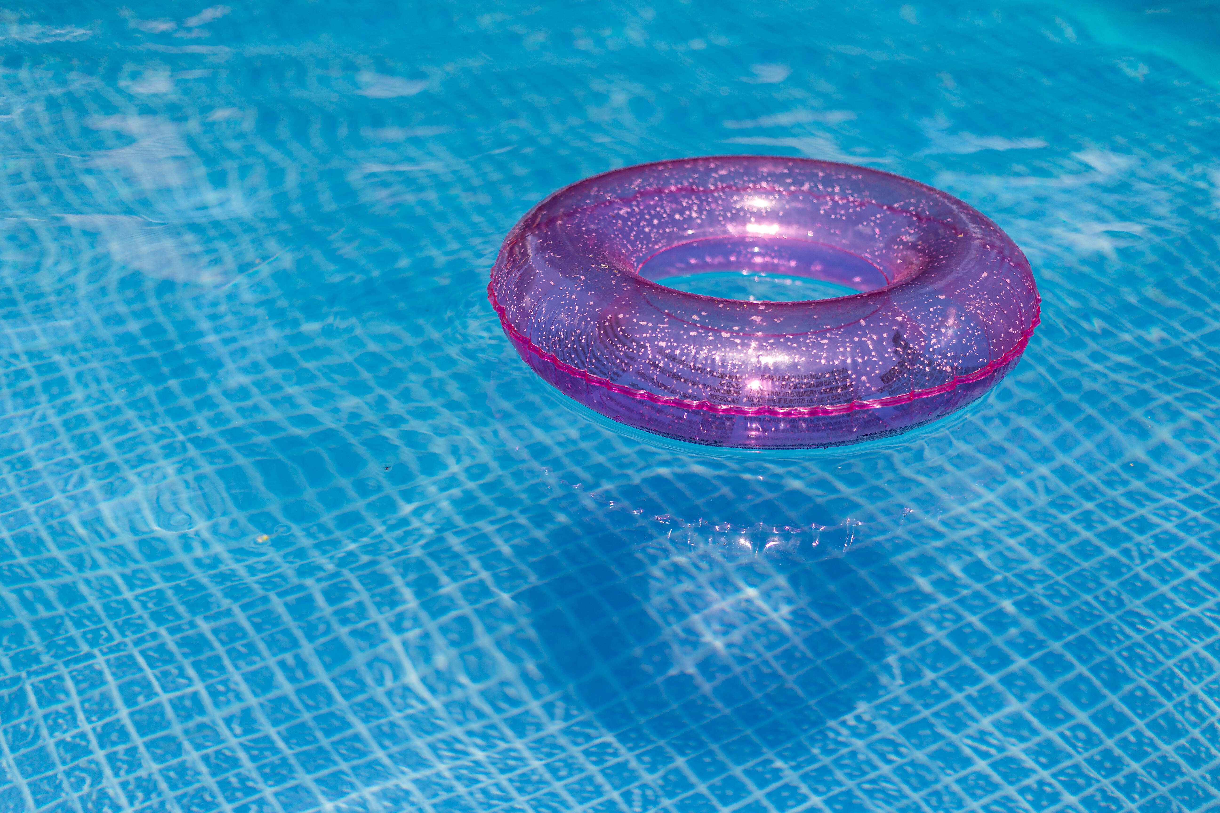 Pool Reinigen: Wie Das Wasser Möglichst Lange Sauber Bleibt