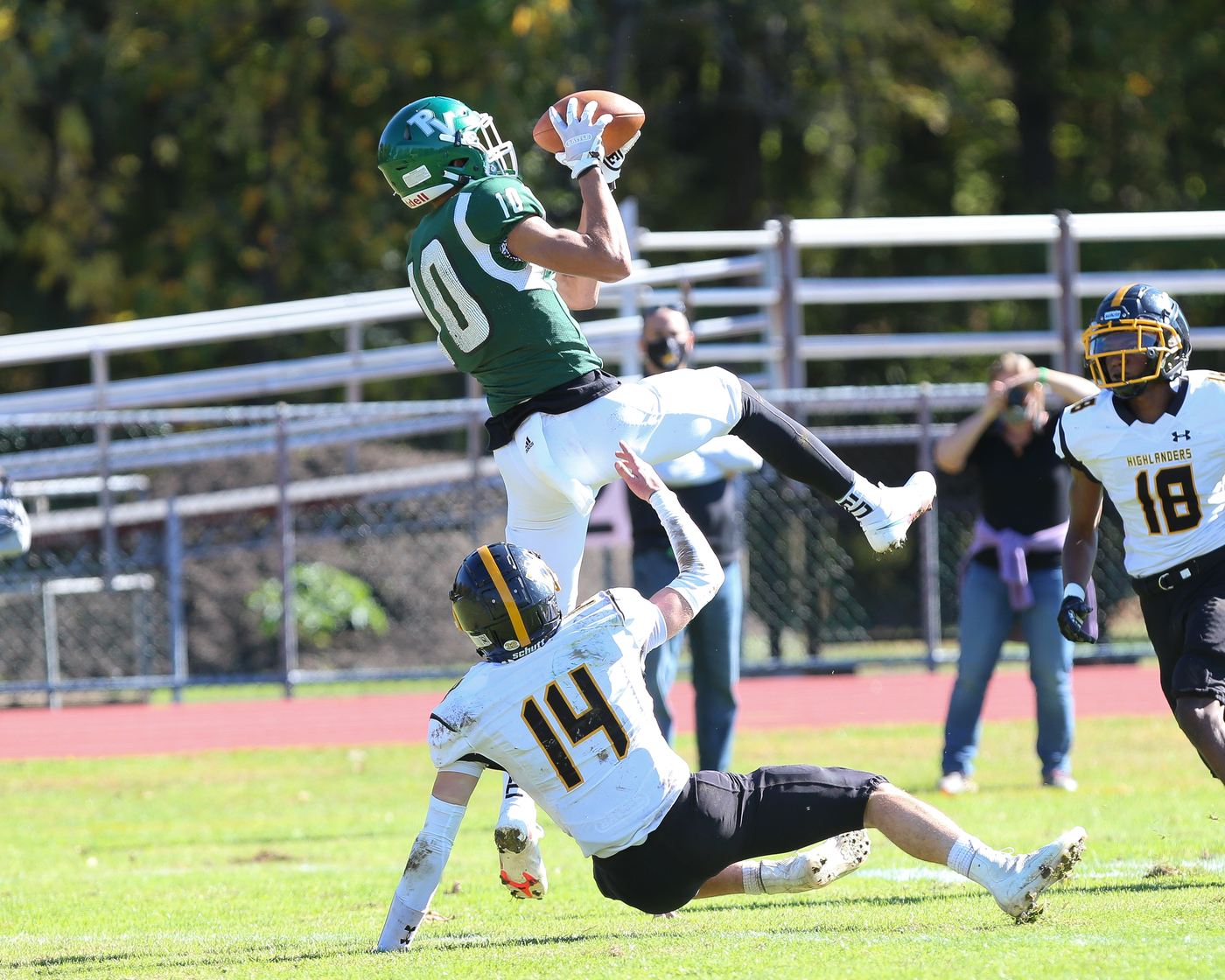 Football Passaic Valley defeats West Milford 2720.