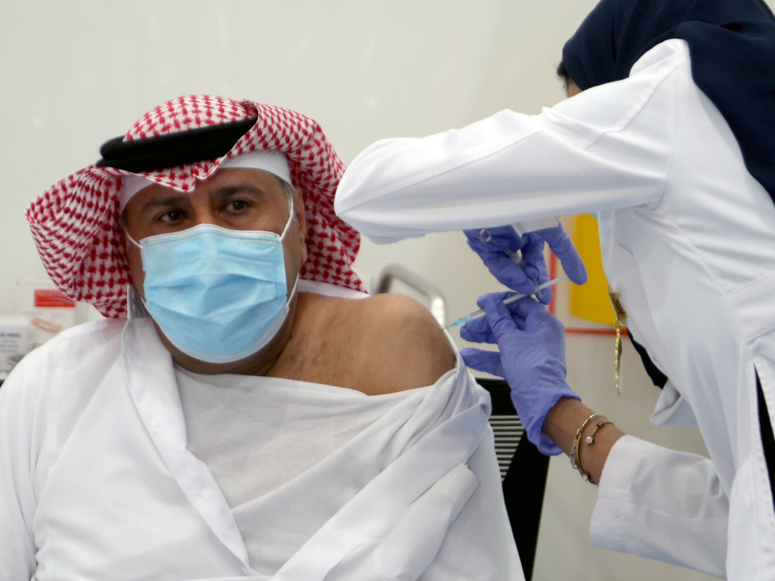 Saudi Arabia to require vaccination to enter governmental, private