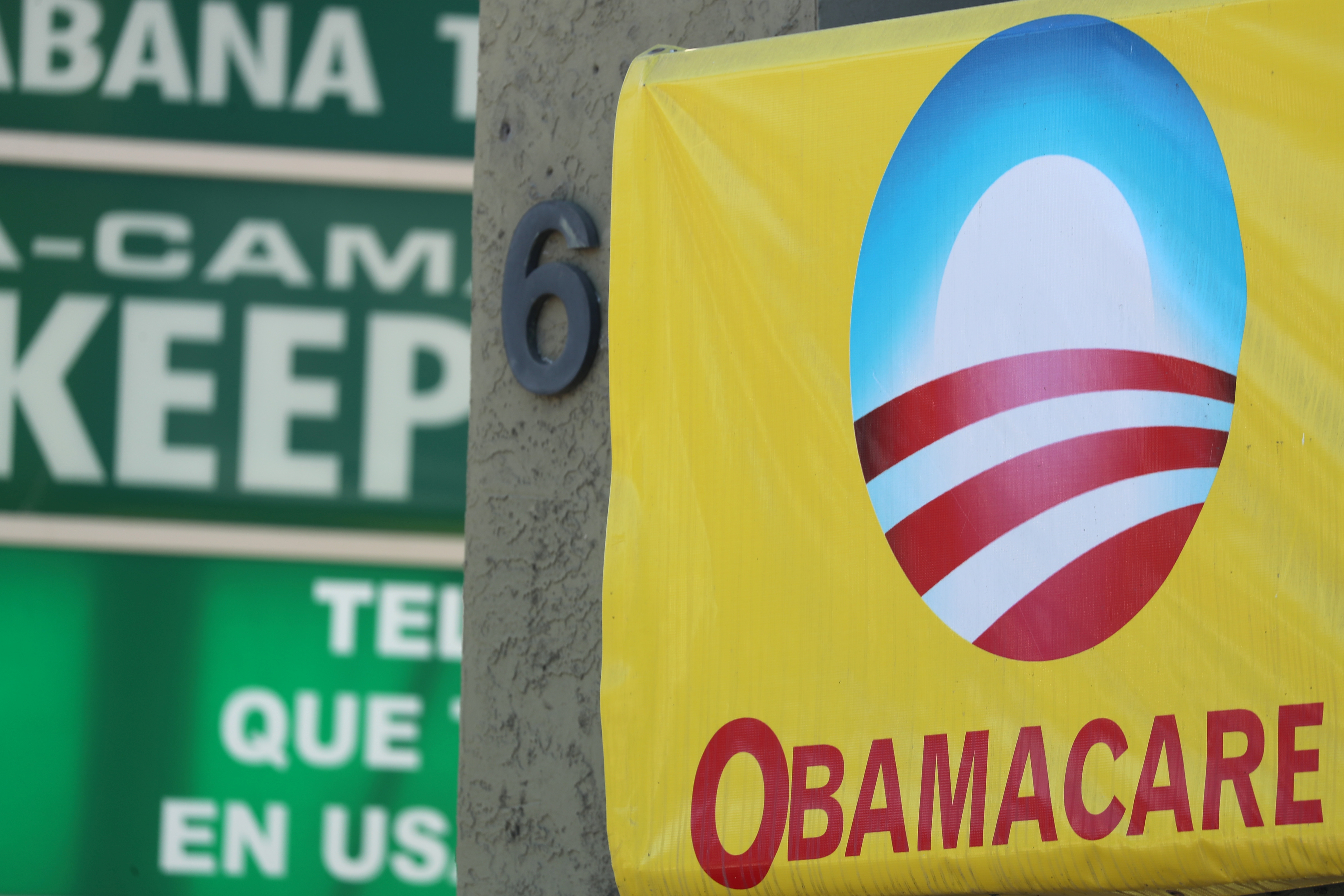 US sets enrollment record for Obamacare plans Reuters