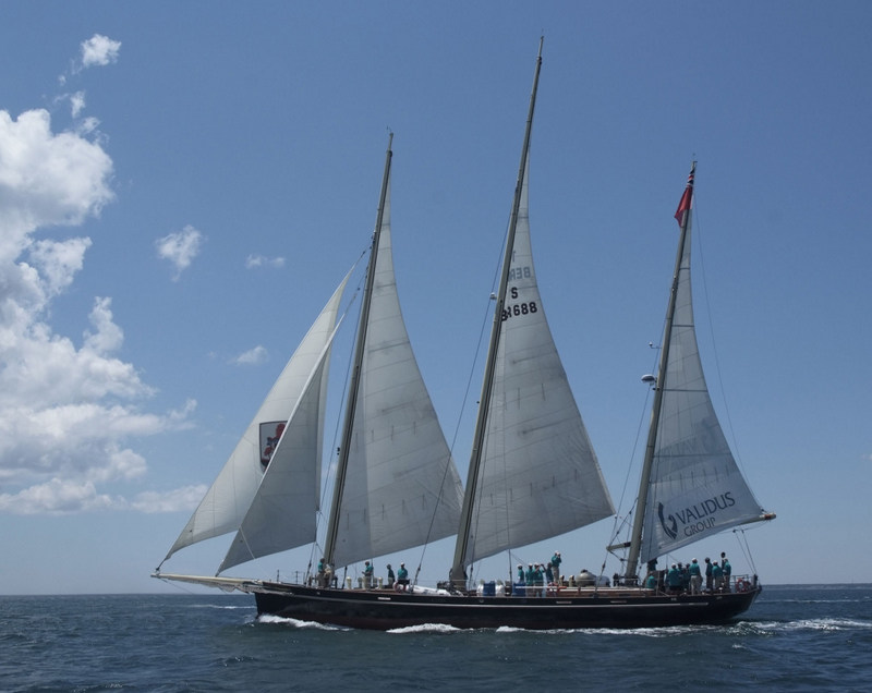 The Bermudian 3masted sail training schooner Spirit of Bermuda led the