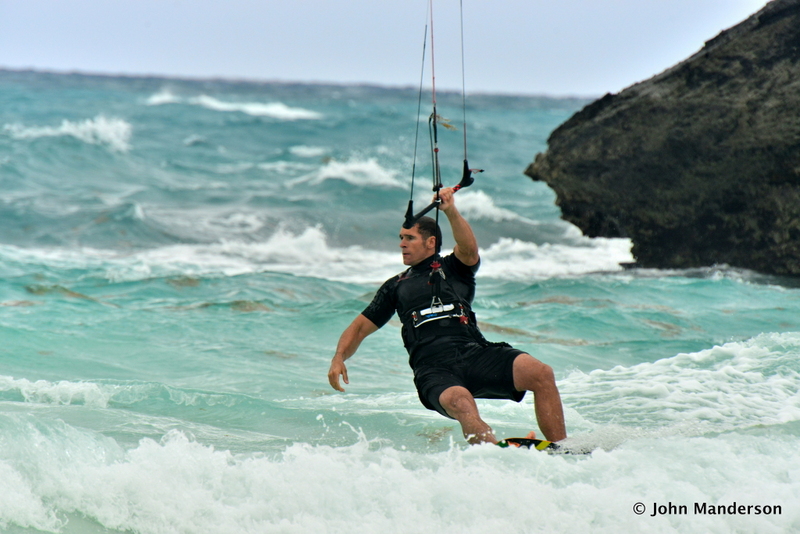 Photos Kitesurfers At Horseshoe Bay Bernews