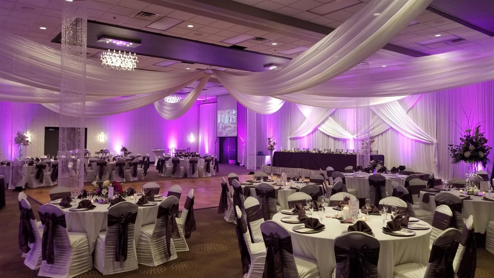 DoubleTree by Hilton Bloomington, IL Venue Info on Wedding Maps