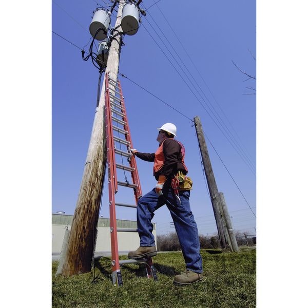 Louisville 28 ft. Fiberglass Extension Ladder , FE3228 eBay