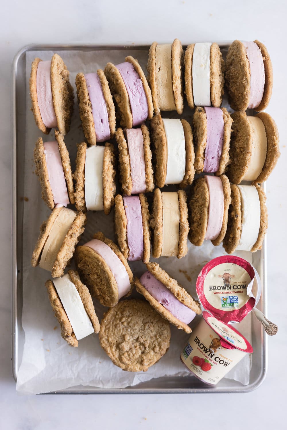 Frozen Yogurt Cookie Sandwiches with Brown Butter Streusel Cookies