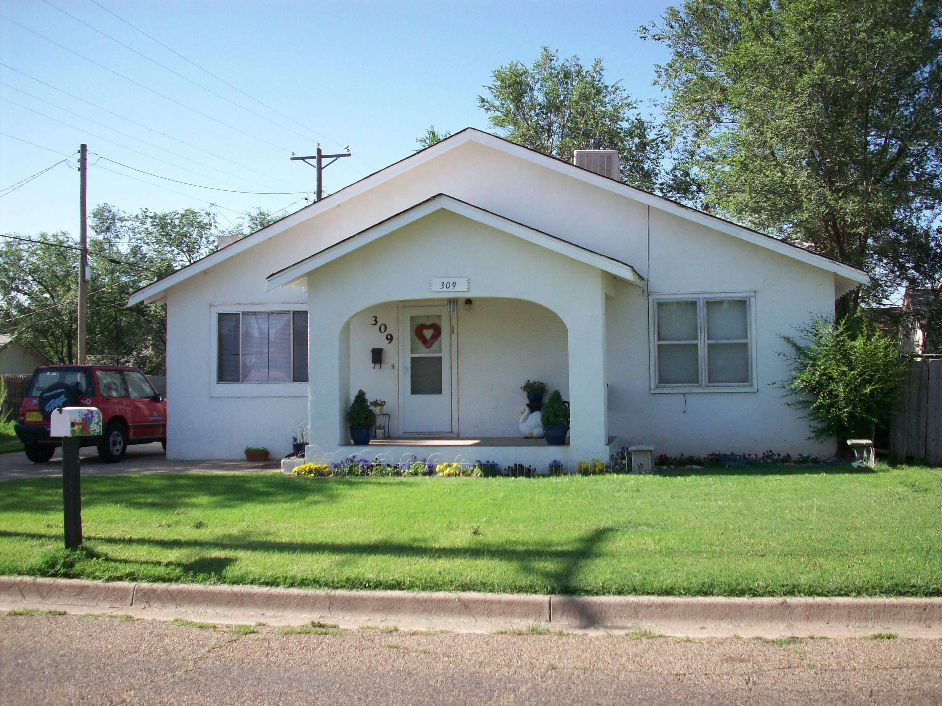 309 11th Street Clovis Apartments & Rentals