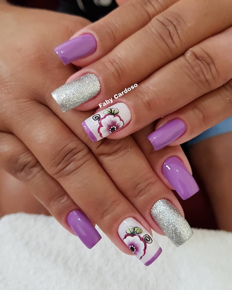 17 Unhas decoradas em roxo, combinações de esmaltes 2021