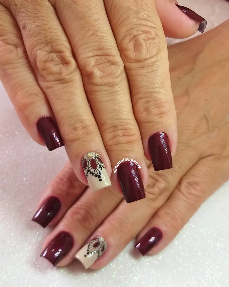 24 Unhas decoradas com renda, diversos modelos e cores
