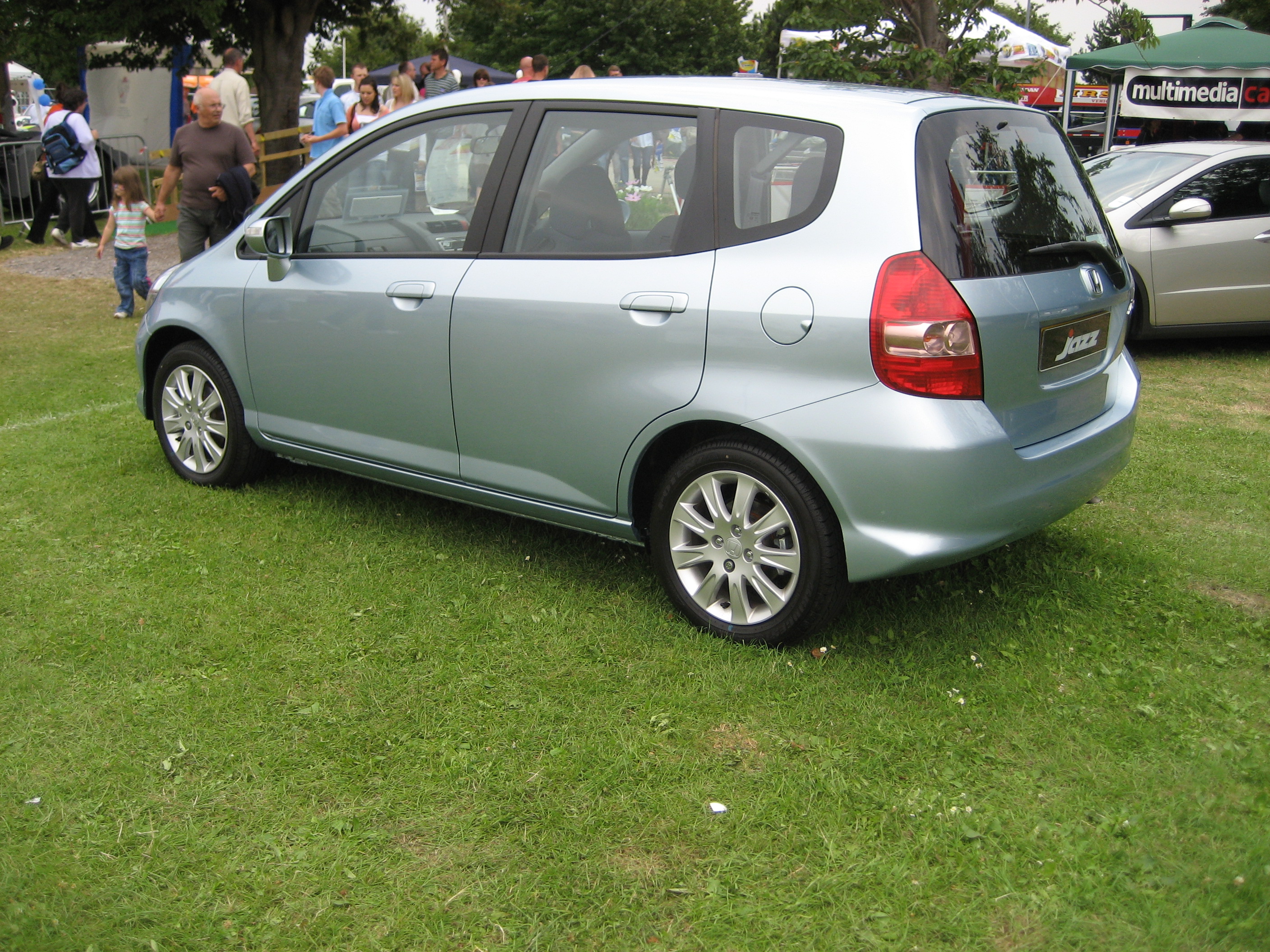 Honda Jazz Mk1 (20022008) standard specification and model history