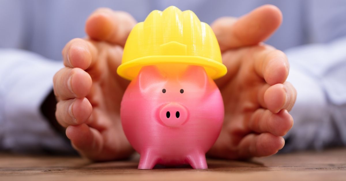 What is the FDIC - picture of piggy bank in hard hat with hands protecting it