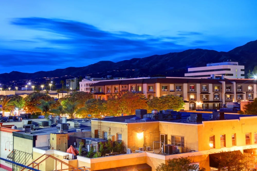 Navigate Amazing Homes for Sale Burbank CA CLUTCH / ABODE, INC.