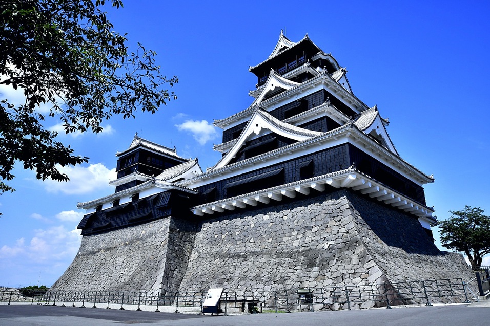 熊本城（熊本県熊本市）の詳細情報・周辺観光｜ニッポン城めぐり−位置情報アプリで楽しむ無料のお城スタンプラリー