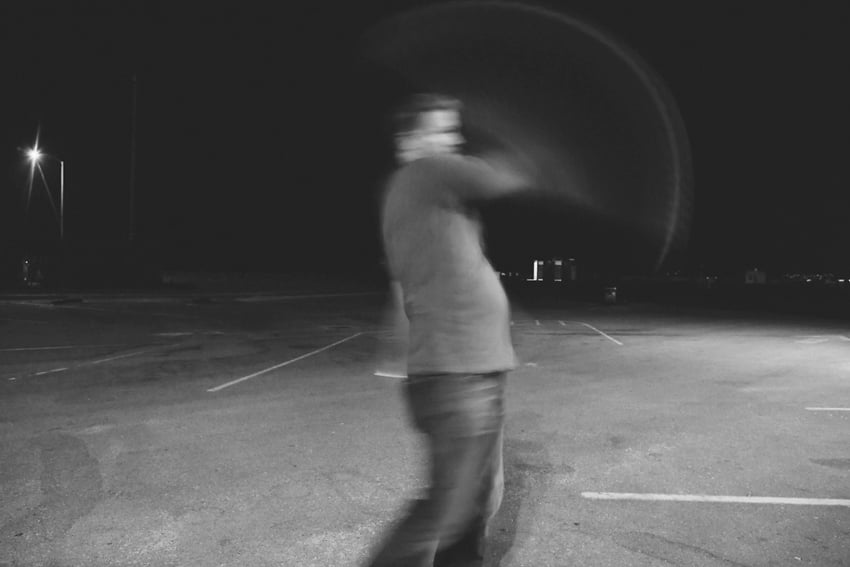 How to Use Slow Shutter Speed With a Flash to Freeze Motion in a Photo