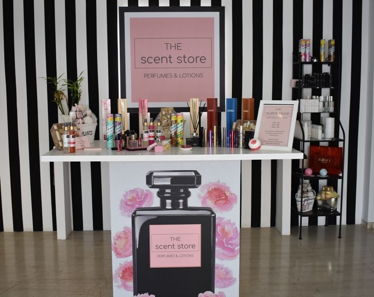 Στο «The Scent Store» θα βρείς τύπου αρώματα, αφρόλουτρα και καλλυντικά