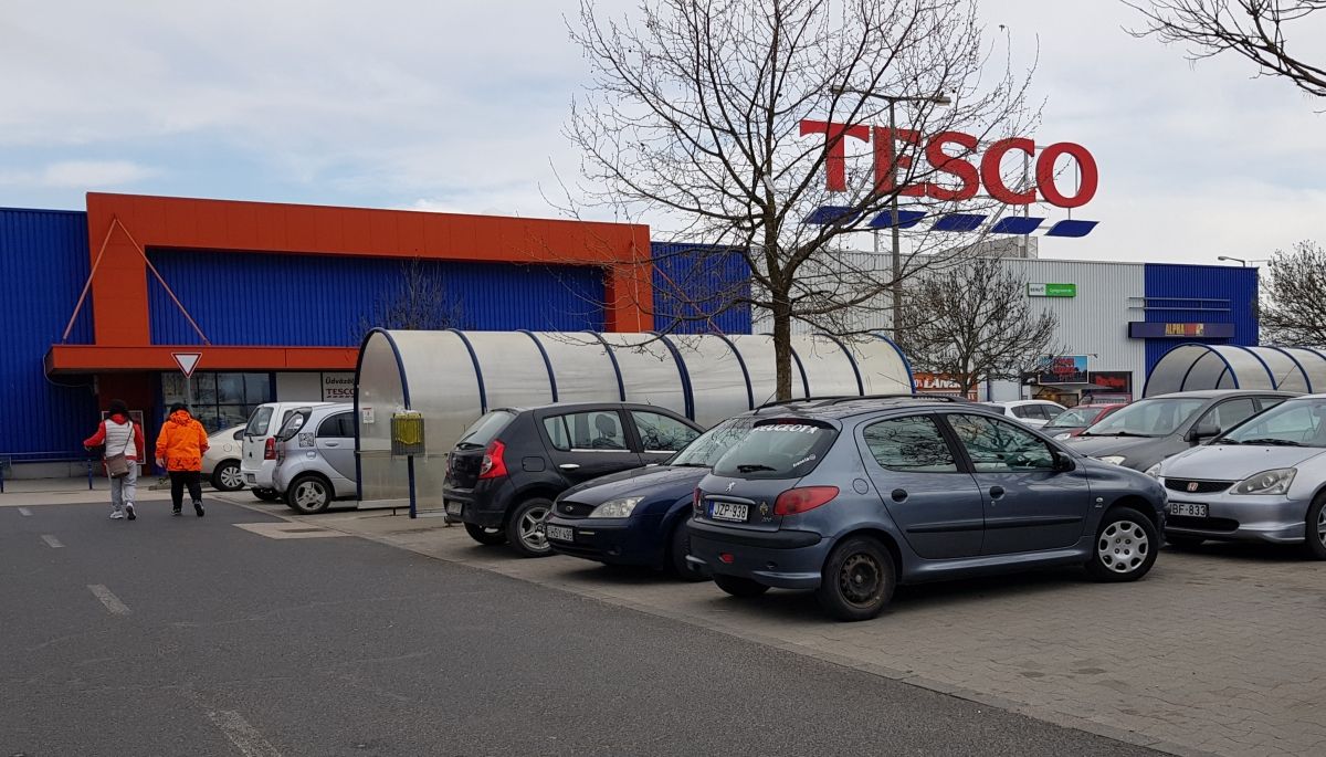Nyugdíjas kedvezményt vezet be a Tesco