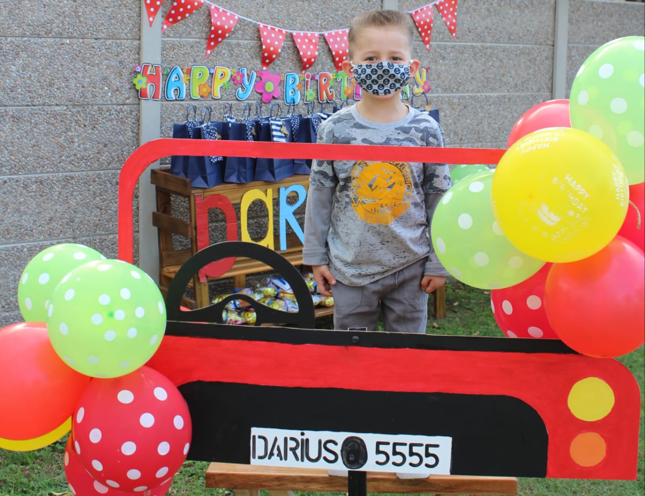 Lockdown driveby birthday party Mossel Bay Advertiser