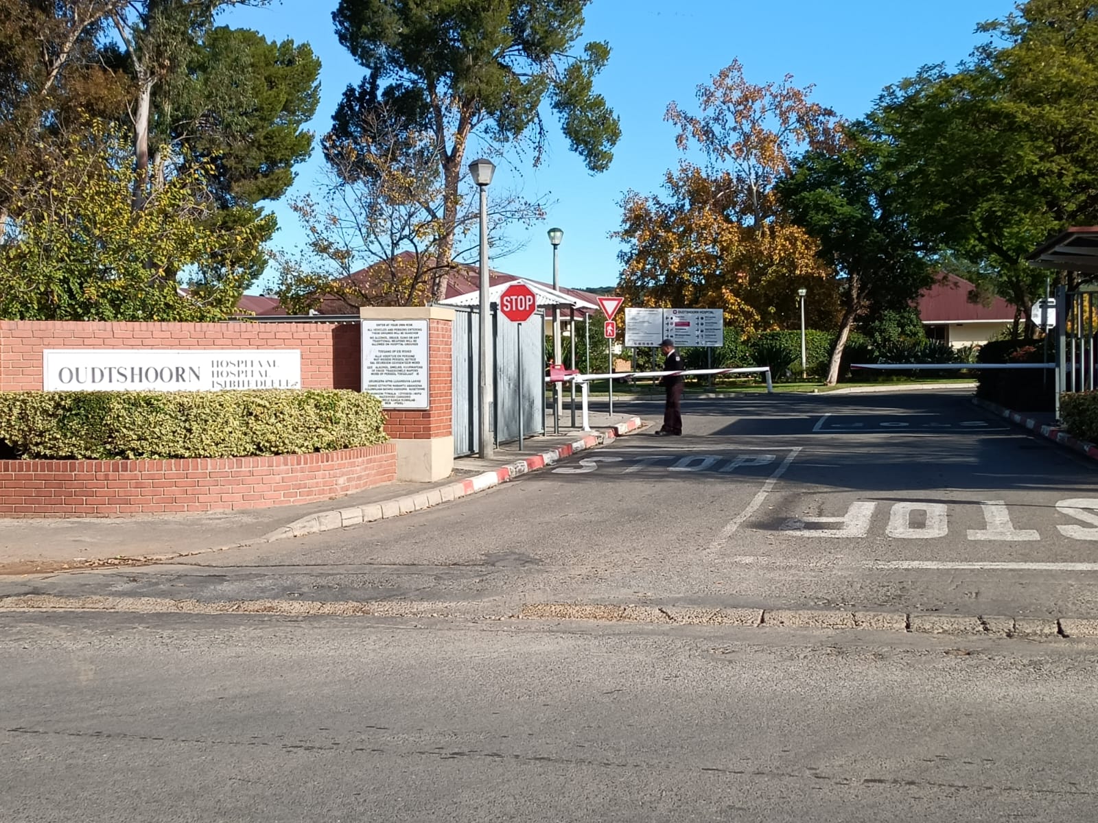 Opknappings aan hospitaal en kliniek Oudtshoorn Courant