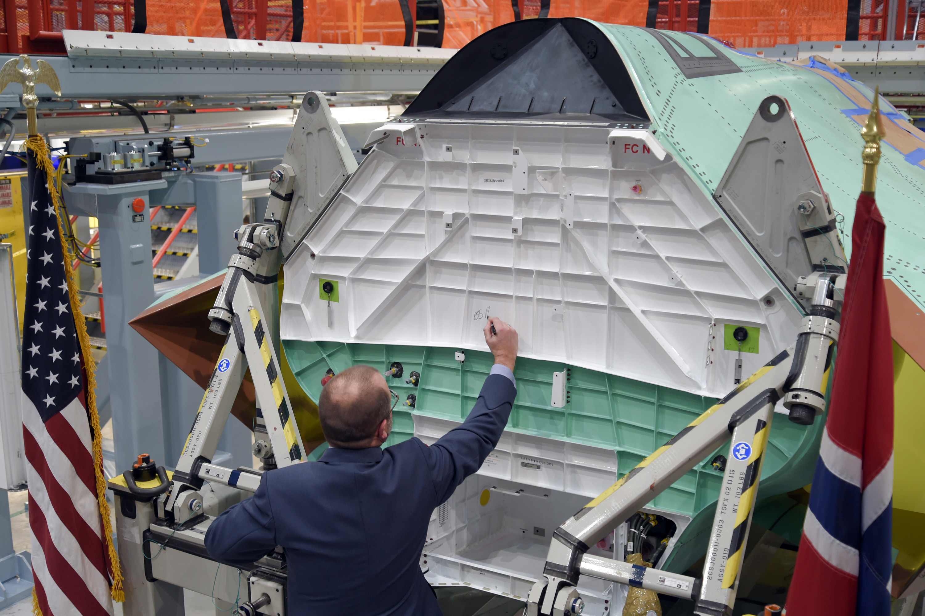 Photo Release Northrop Grumman Completes Center Fuselage for First