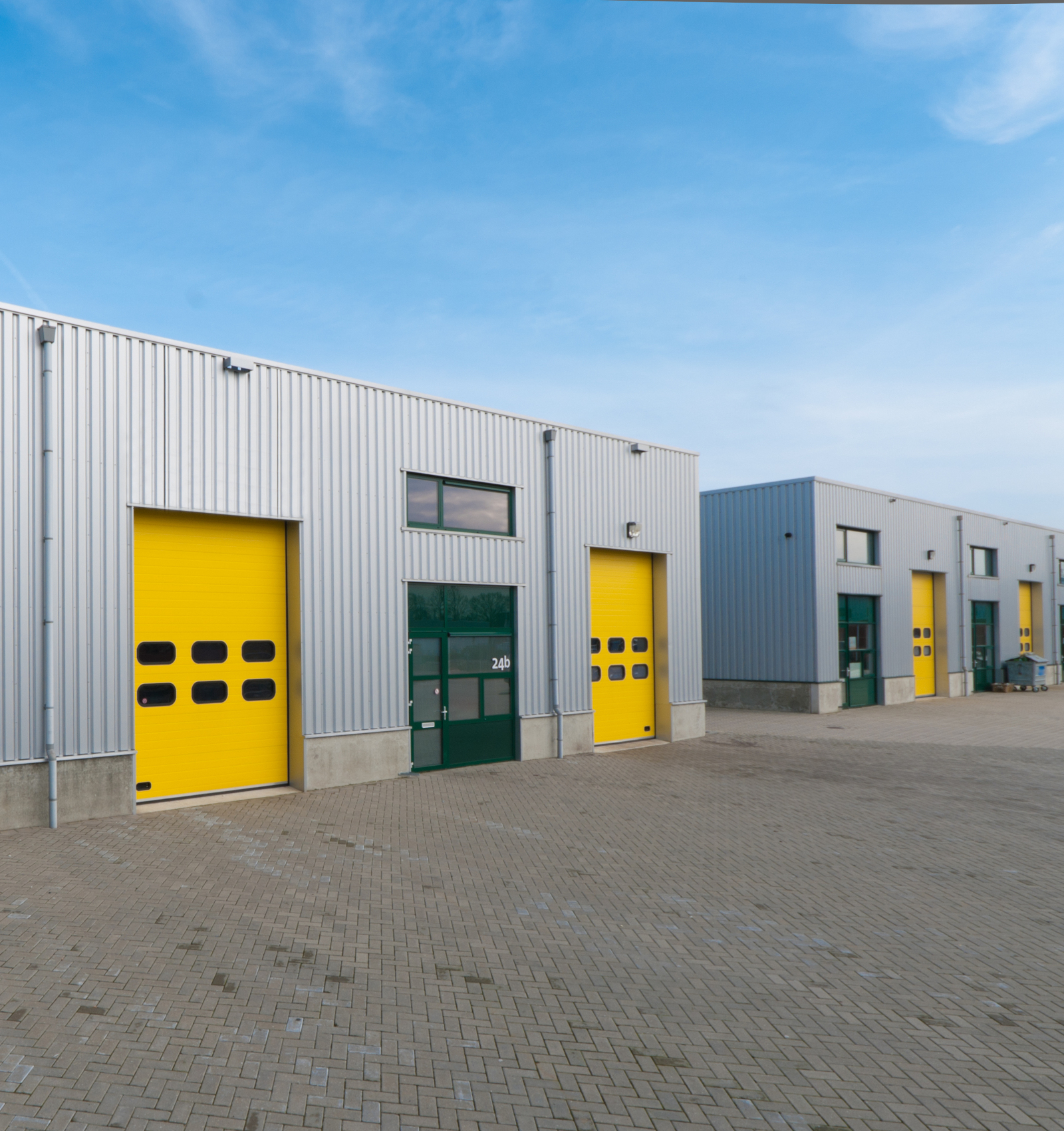 OFFICE, WAREHOUSE UNIT & OPEN STORAGE YARD. PORTLAND WHARF