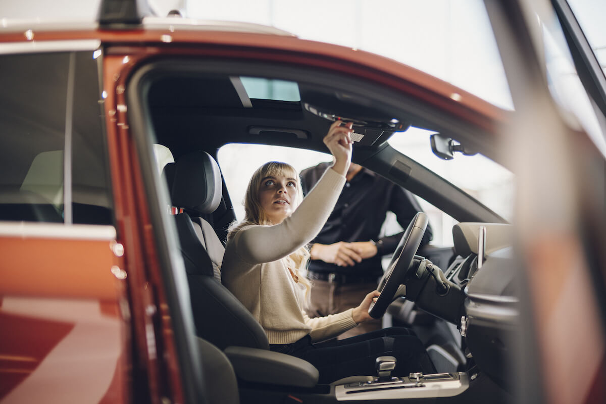 See how Nyle Maxwell connects with customers before they step foot in