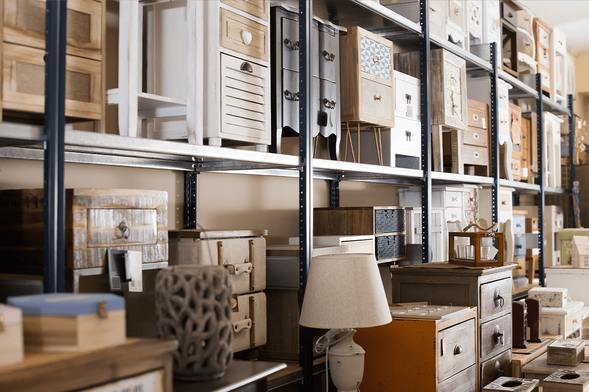 Ashley Furniture Hangs Up on Communication Problems Podium