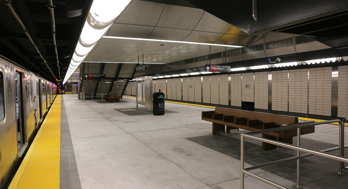 Photos, Video Ecstatic 7 Train Riders Test Out The New 34th StHudson Yards Station Gothamist