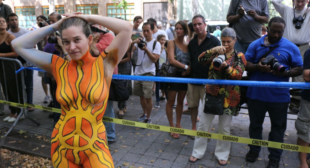 The City of Crochet: 30: Canvas Couple Body Painting Ideas