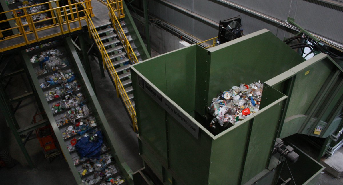 Photos Step Inside Brooklyn's Massive New Recycling Center Gothamist