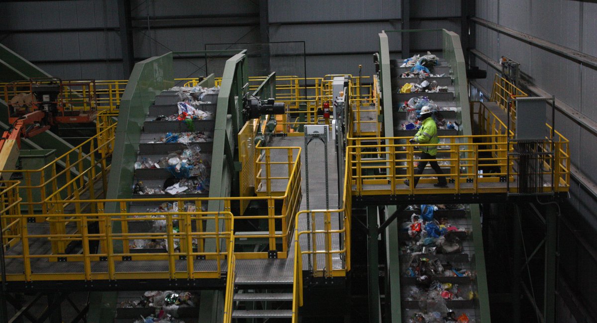 Photos Step Inside Brooklyn's Massive New Recycling Center Gothamist