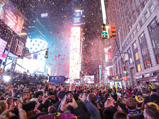 Photos Huge Crowds In Times Square 2020 Gothamist