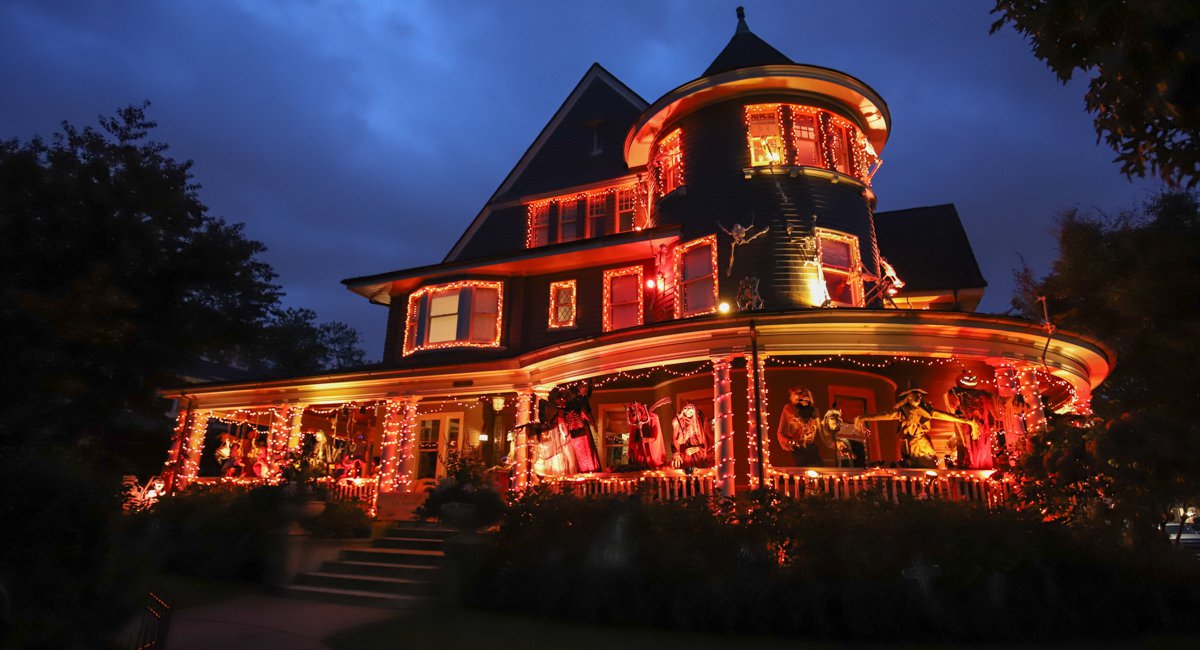 Photos Is This The Most Impressive Halloween House In Brooklyn