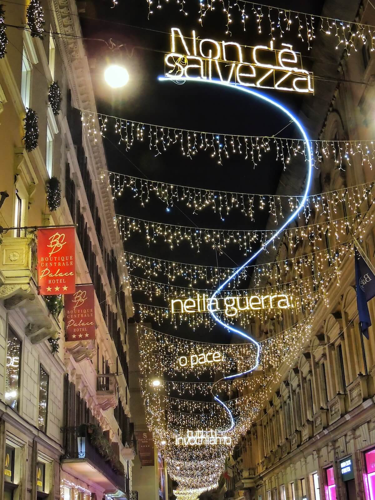 10 Places to See the Christmas Lights in Rome in 2022 Through