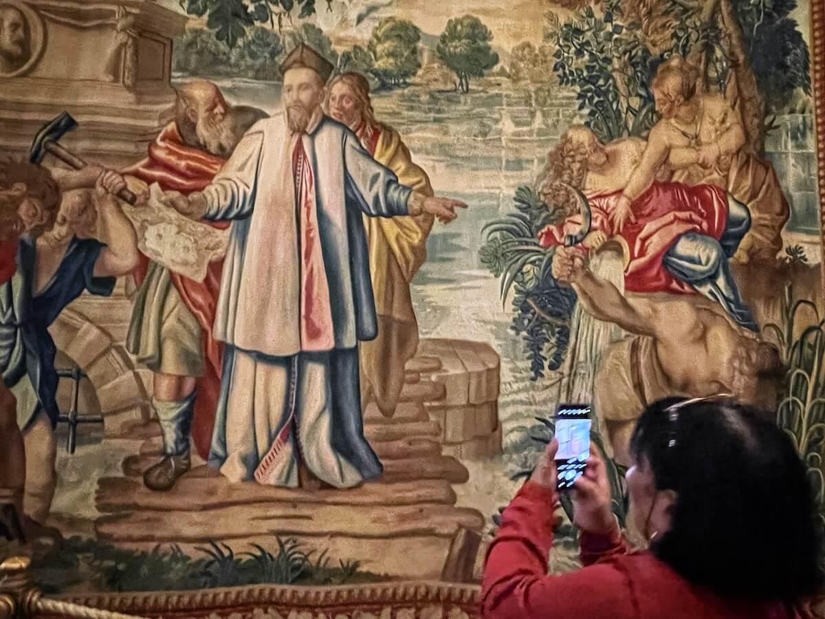 The Resurrection of Christ in Vatican Museum’s Tapestry Gallery