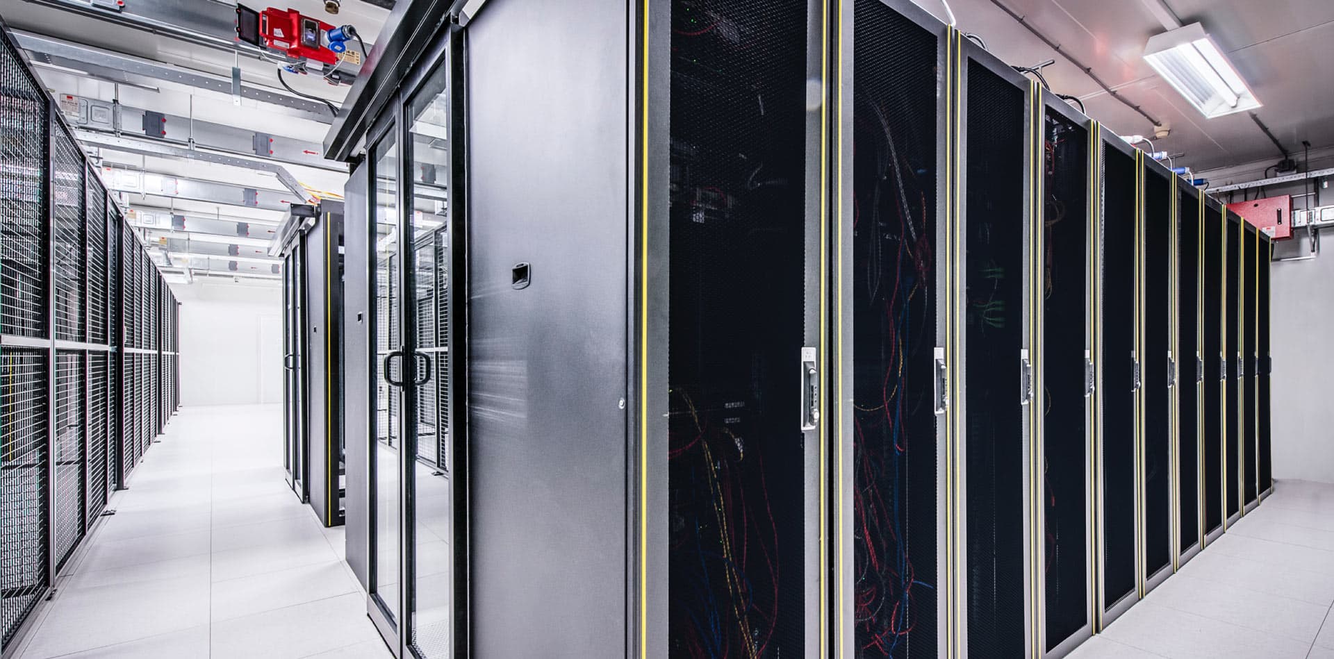 How much energy does it cost to store data online