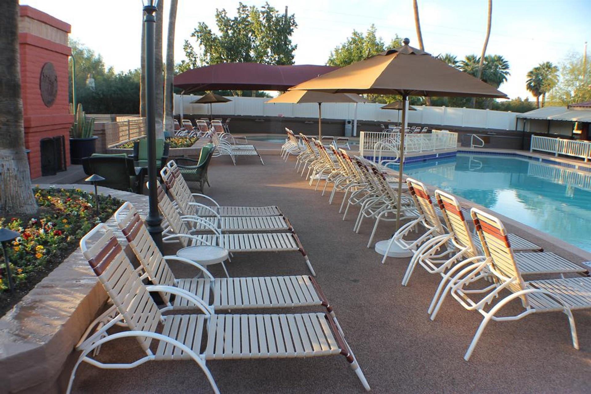 Scottsdale Camelback Resort Spacious Studio with Outdoor Pool