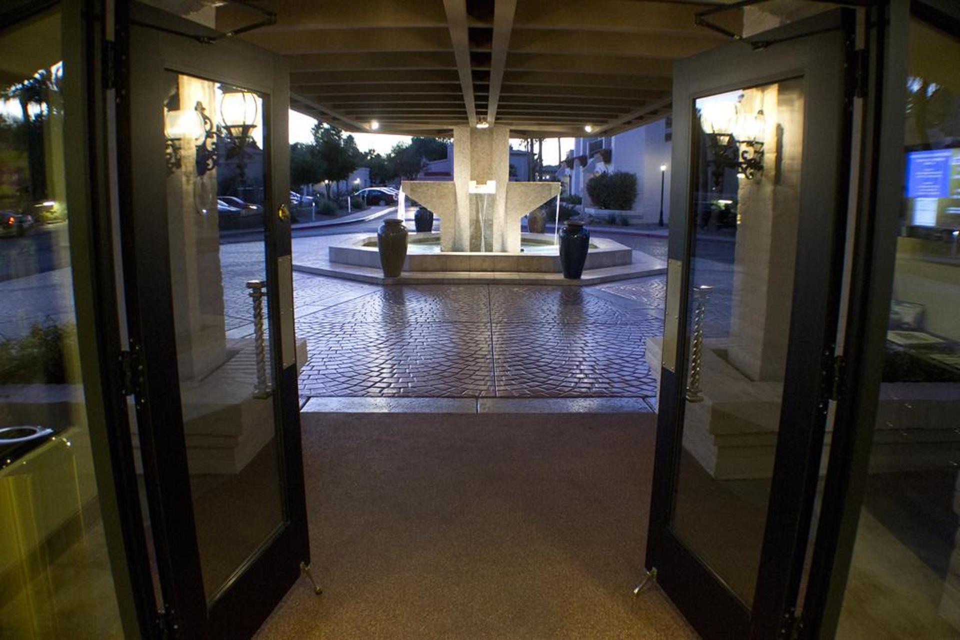 Scottsdale Camelback Resort Classic 3BR Condo with Playground