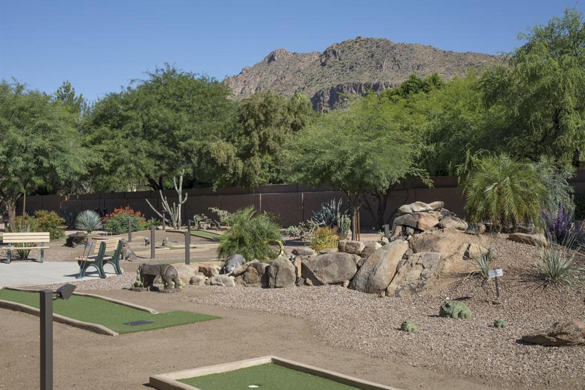 Scottsdale Camelback Resort Classic 3BR Condo with Playground