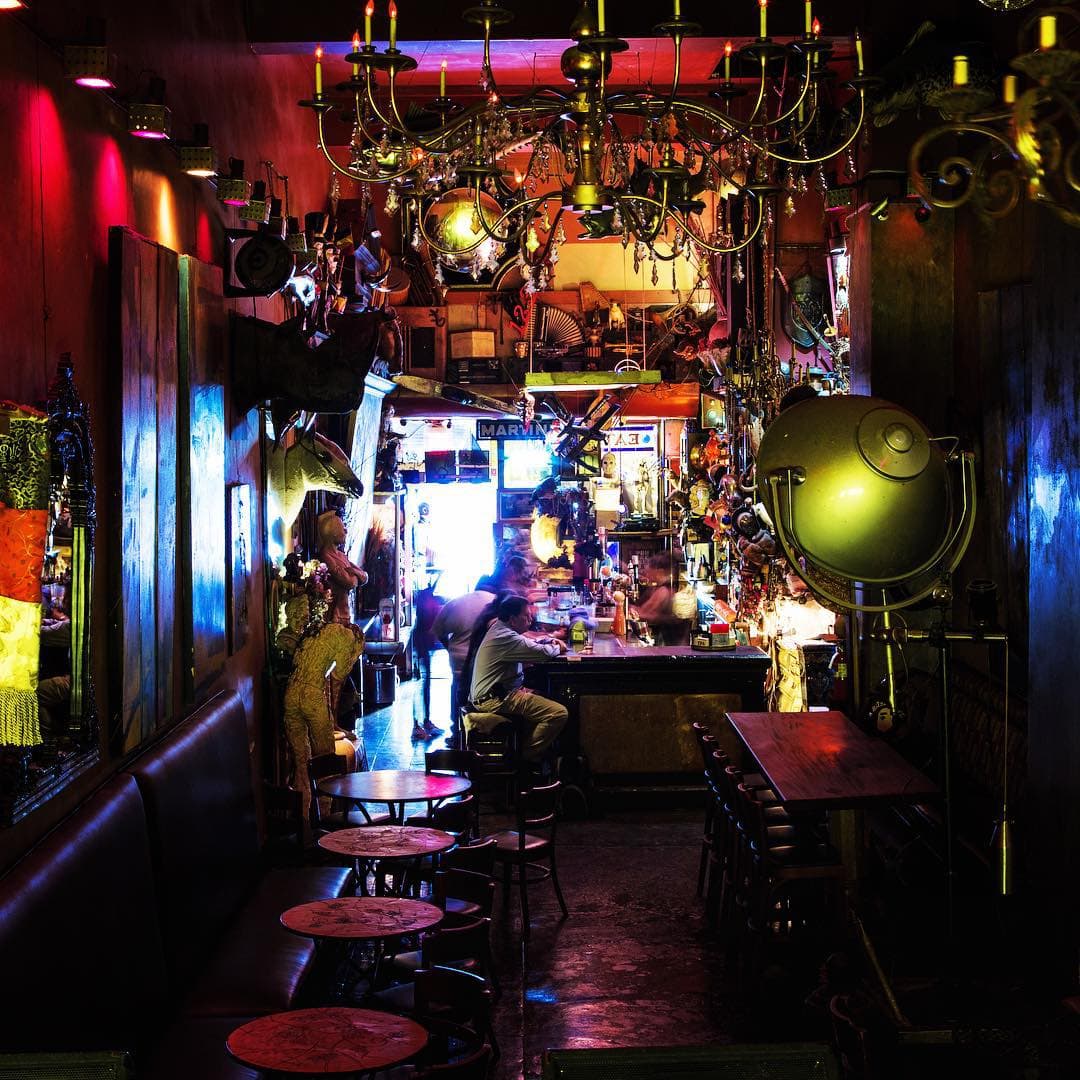 Cool Oakland dive bars to get your drink on Vibemap