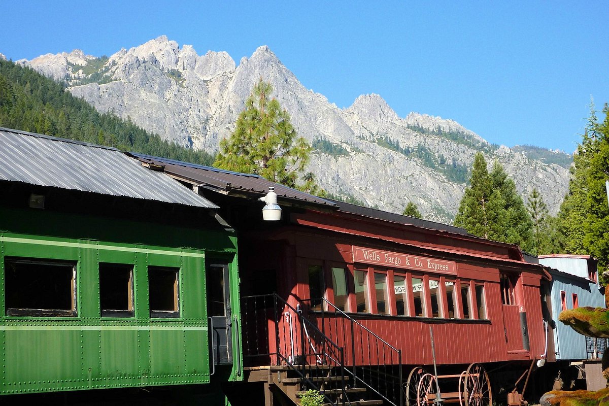 About Our Community Dunsmuir Elementary School