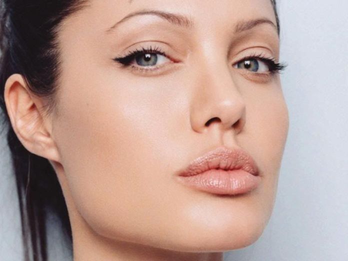 cliomakeup-truccare-labbra-cuore-13-angelina-jolie