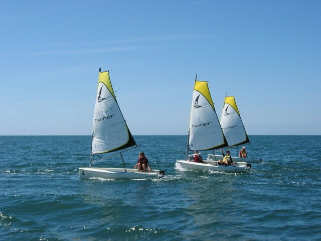 Twiner Initiation et évolution en mer 912 ans CLUB NAUTIQUE DES