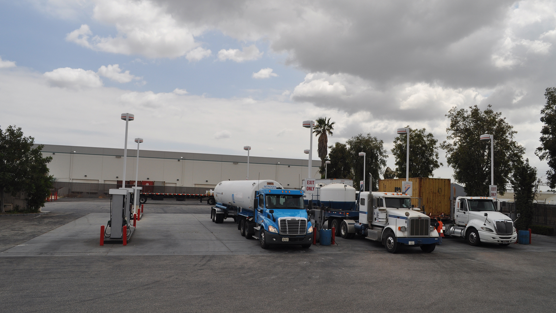 What Is A CFN Cardlock Fuel Station?