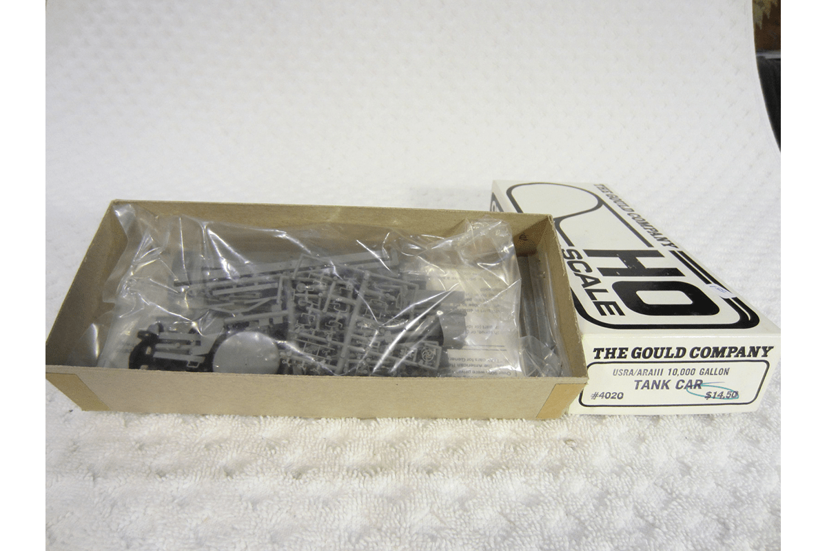 RL223. Undecorated Gould Company 4020 USRA/ARAIII 10,000 Gallon Rtank